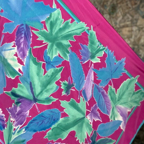 Vintage Vera Neumann Maple Leaf Scarf - Picture 2 of 7